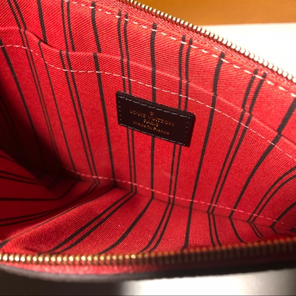 Louis Vuitton Monogram Neverfull Pochette - Picture 5 of 10